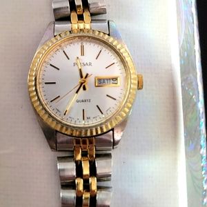 Vintage 1993 Pulsar Women's Wristwatch
